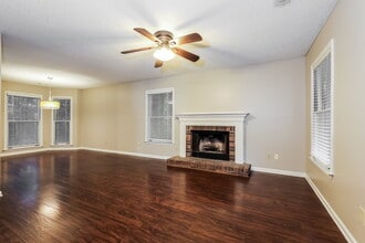 337 Summer Pl in Peachtree City, GA - Foto de edificio - Building Photo