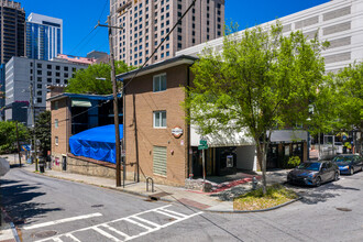 Crescent Apartments in Atlanta, GA - Foto de edificio - Building Photo