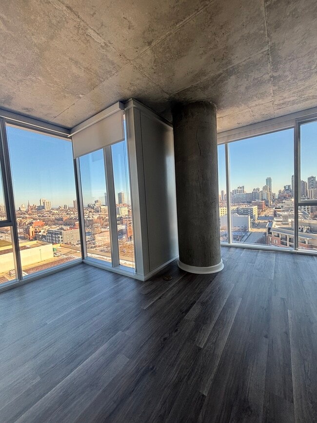 property at 1160 N Larrabee St