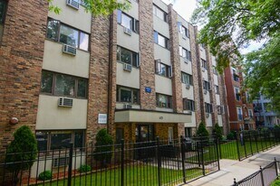 639 W Wrightwood Ave, Unit A09W in Chicago, IL - Building Photo