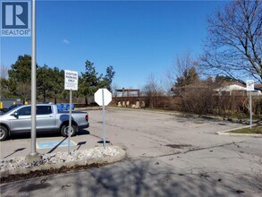 180 Limeridge Rd W in Hamilton, ON - Building Photo - Building Photo