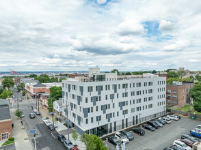 39-43 West 25th Street in Bayonne, NJ - Building Photo - Building Photo