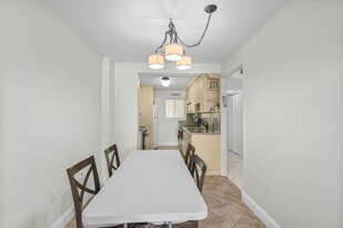 4141 Collins Ave in Miami Beach, FL - Building Photo