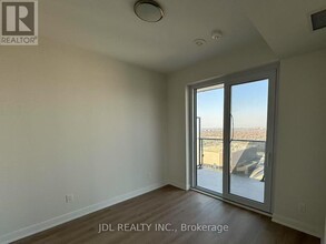 15-2515 Ellerslie Ave in Toronto, ON - Building Photo - Building Photo