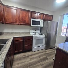 5080 Indian River Dr, Unit Bella Vita in Las Vegas, NV - Foto de edificio - Building Photo