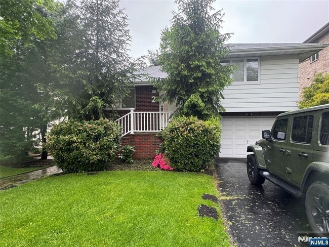 property at 2 Rossett St