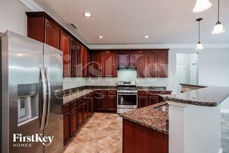 1820 Creek Oak Cir in Fuquay Varina, NC - Building Photo - Building Photo