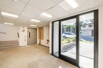 7341 Valmont St, Unit 102 in Los Angeles, CA - Building Photo - Building Photo