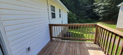 2325 Shady Grove Rd in Carrollton, GA - Building Photo - Building Photo