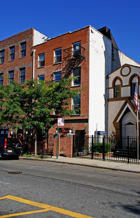 299 Pacific St in Brooklyn, NY - Foto de edificio