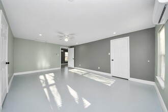 7135 Cayton St in Houston, TX - Building Photo - Building Photo