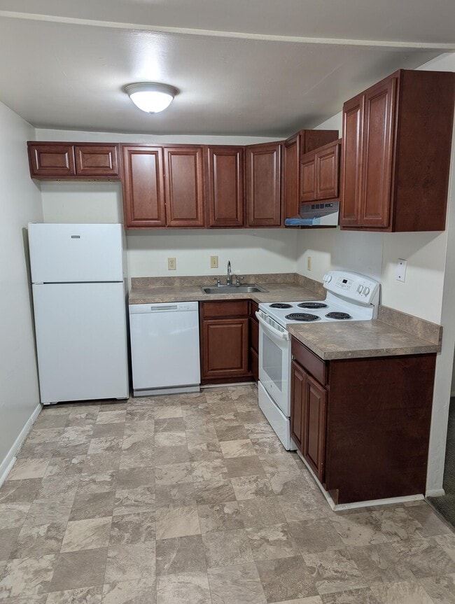 property at 1001 White Oak Rd