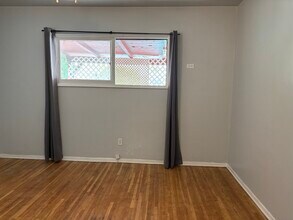 6327 Calvin Ave, Unit STUDIO in Tarzana, CA - Building Photo - Building Photo