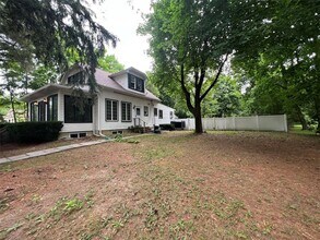 1158 Carlls Straight Path in Dix Hills, NY - Building Photo - Building Photo