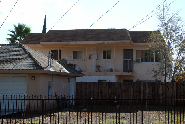 3776 N Sierra Way in San Bernardino, CA - Foto de edificio - Building Photo