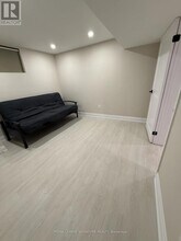 357 Rossland Rd E in Oshawa, ON - Building Photo - Building Photo