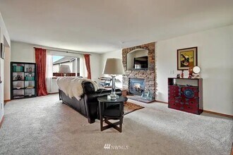19331 114th Pl SE in Kent, WA - Foto de edificio - Building Photo