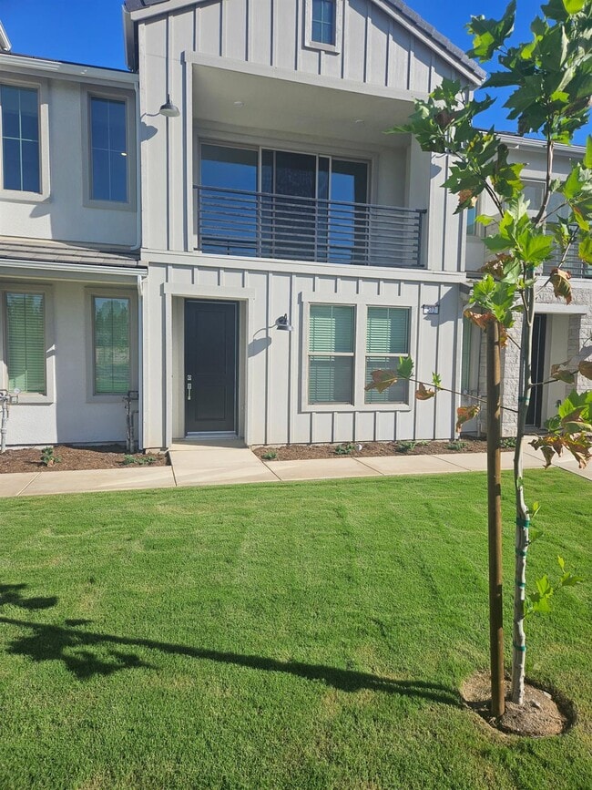 property at 572 N Adler Ave