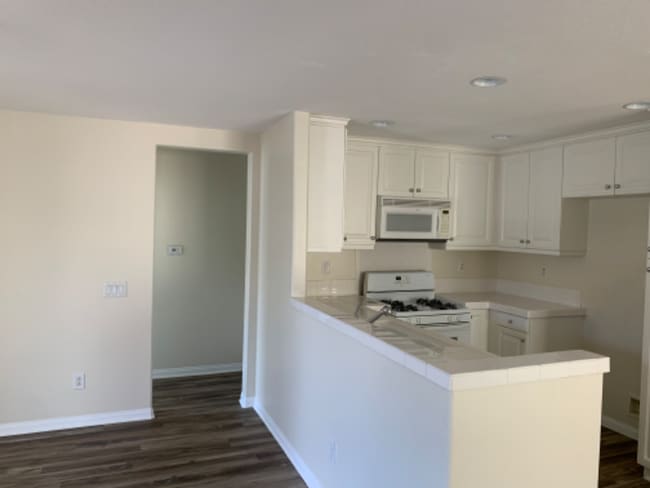 28427 Santa Rosa Ln in Santa Clarita, CA - Building Photo - Building Photo