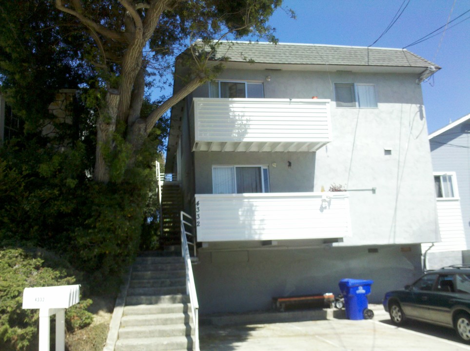 4332 Banning St in San Diego, CA - Building Photo