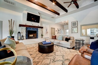 Azul Apartment Homes in San Antonio, TX - Foto de edificio - Building Photo