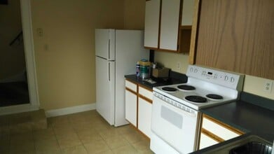 20 Champlain St, Unit Apt. #3 in Plattsburgh, NY - Foto de edificio - Building Photo