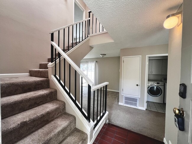 1243 Camino Corto in Rohnert Park, CA - Building Photo - Building Photo
