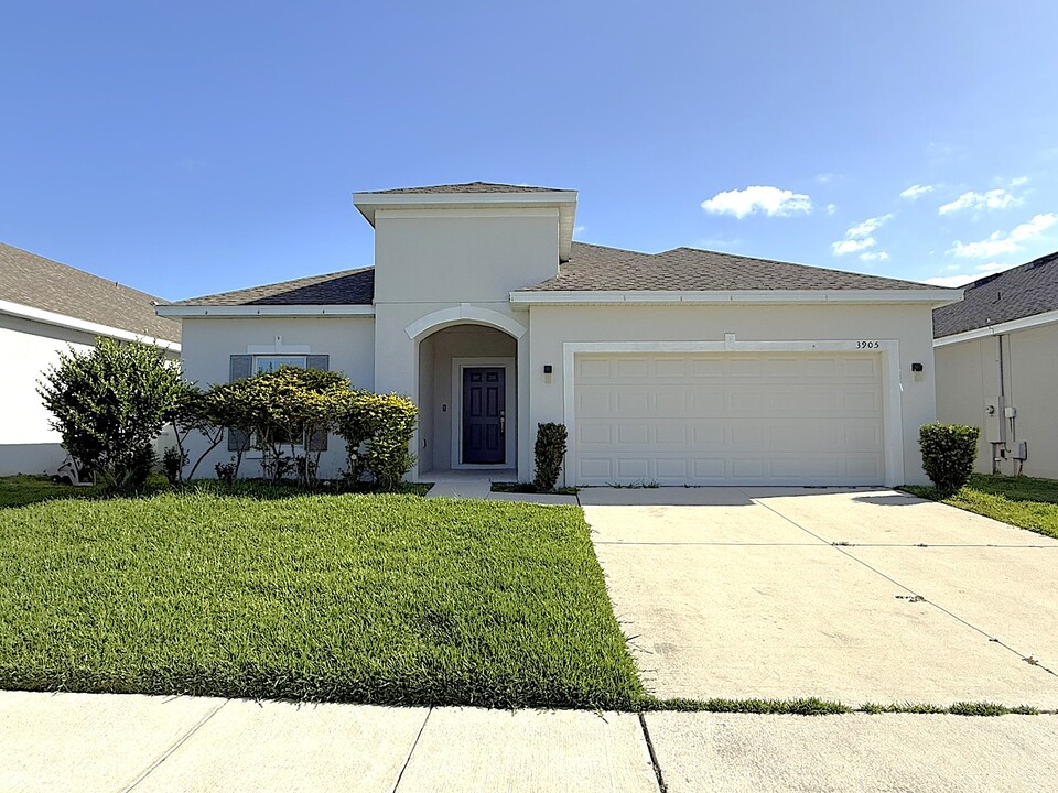 3905 Trujilo Ln in St. Cloud, FL - Building Photo
