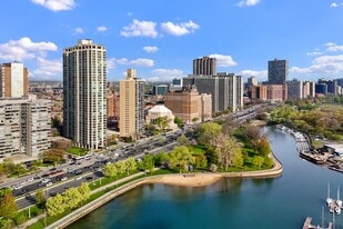3450 N. Lake Shore Drive in Chicago, IL - Building Photo