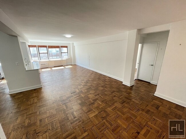 GORGEOUS 4 BED IN BEEKMAN PLACE! in New York, NY - Foto de edificio - Building Photo