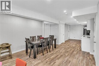 916 Dunnigan Ct in Kitchener, ON - Building Photo - Building Photo