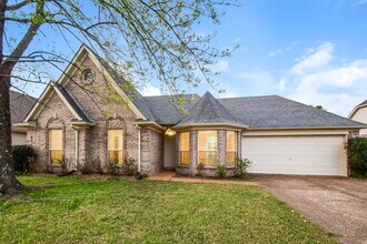 10283 Green Moss Dr N in Cordova, TN - Building Photo - Building Photo