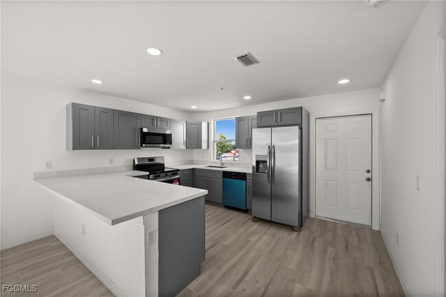 property at 3815 Chiquita Blvd S