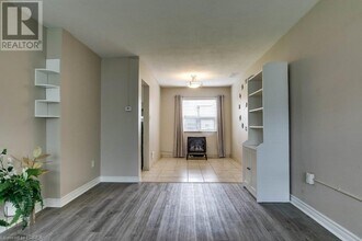 271 Thames St N in Ingersoll, ON - Building Photo - Building Photo
