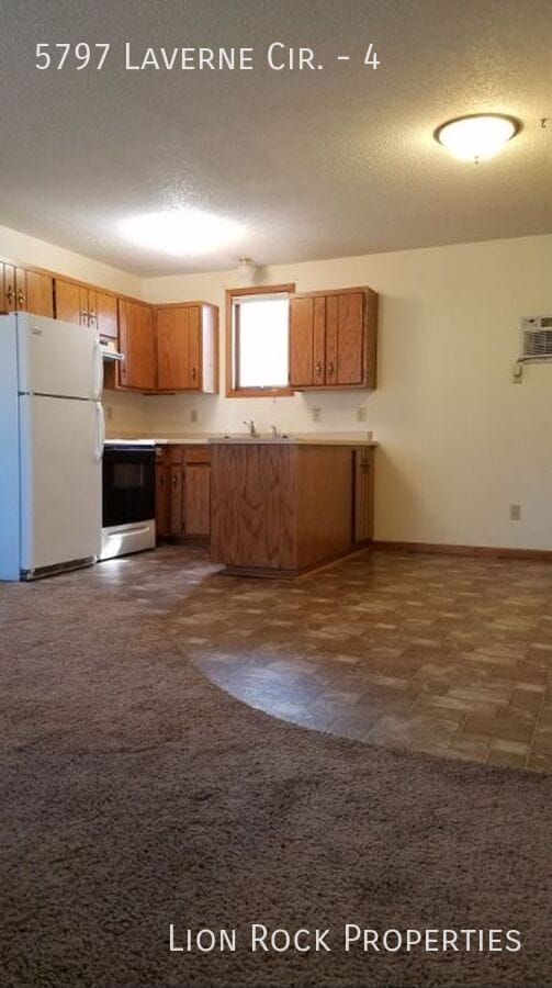 5797 Laverne Cir N in Baxter, MN - Building Photo - Building Photo