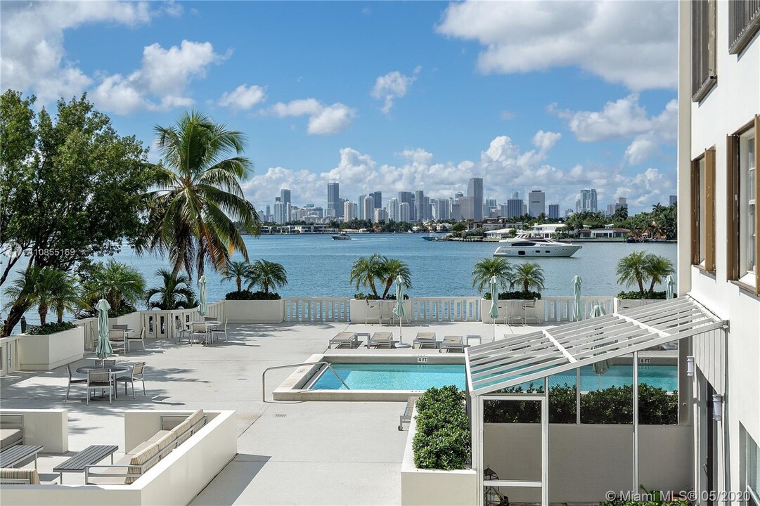 5 Island Ave in Miami Beach, FL - Building Photo