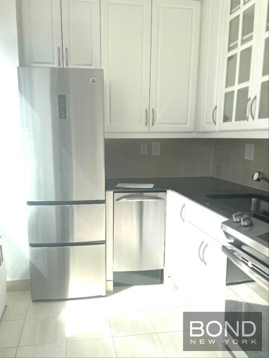 520 Second Avenue in New York, NY - Building Photo