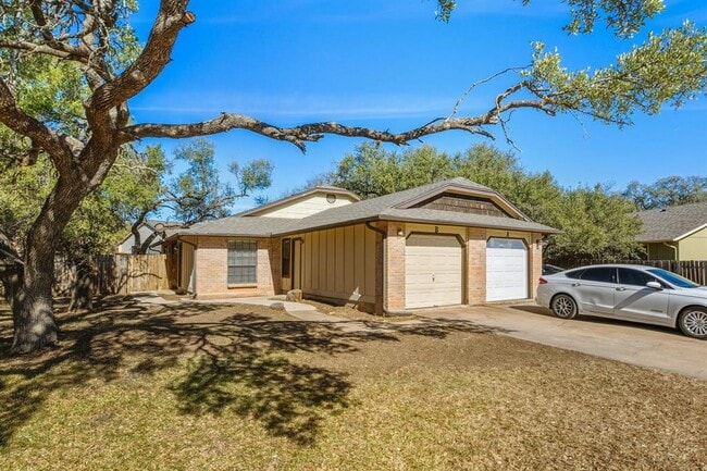 property at 8904 Pineridge Dr