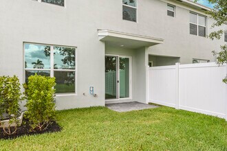 4330 Pond Lily Ln in Greenacres, FL - Building Photo - Building Photo