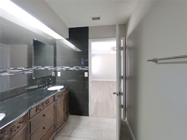 1714 Tarah Trace Dr in Brandon, FL - Building Photo - Building Photo
