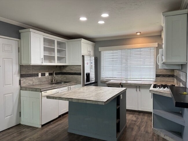 property at 74-5618-5618 Palani Rd