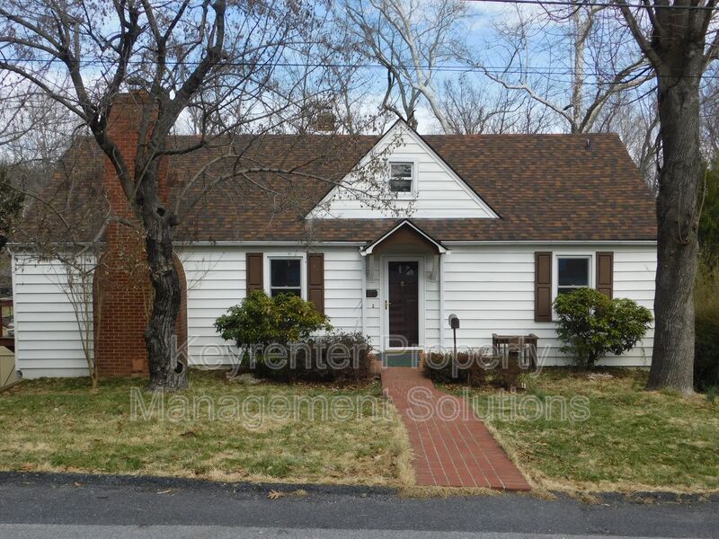 157 Valley Rd in Waynesboro, VA - Building Photo