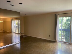 5425 Fifth Ave in Pittsburgh, PA - Building Photo - Building Photo