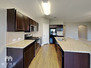 1100 Mitchell Dr in Hutto, TX - Building Photo - Building Photo