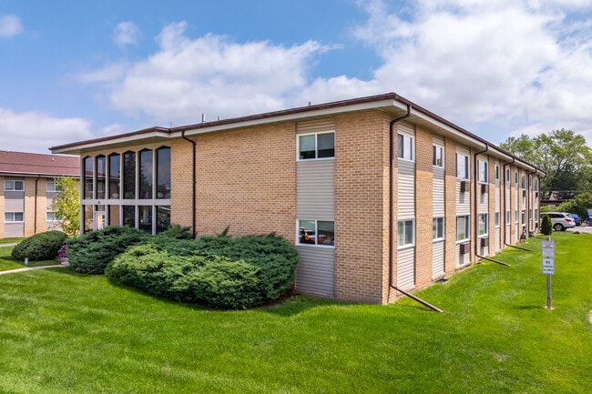 Lake Pointe Apartment Homes in Fond du Lac, WI - Foto de edificio - Building Photo