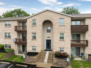 Sycamore Meadows Condominiums in Blue Ash, OH - Building Photo - Building Photo