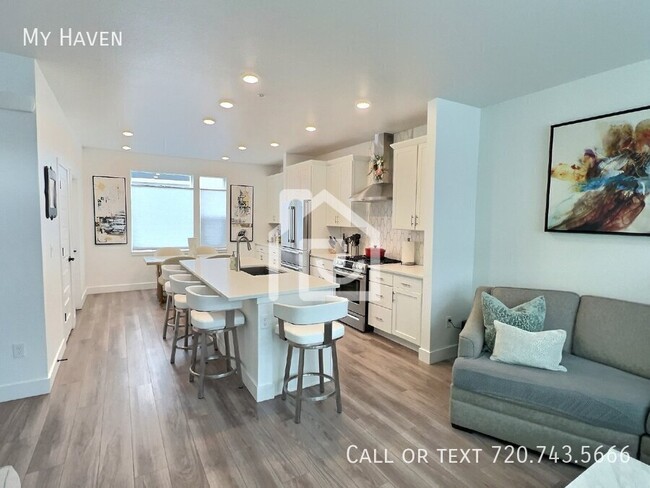 2811 W 69th Ave in Federal Heights, CO - Foto de edificio - Building Photo