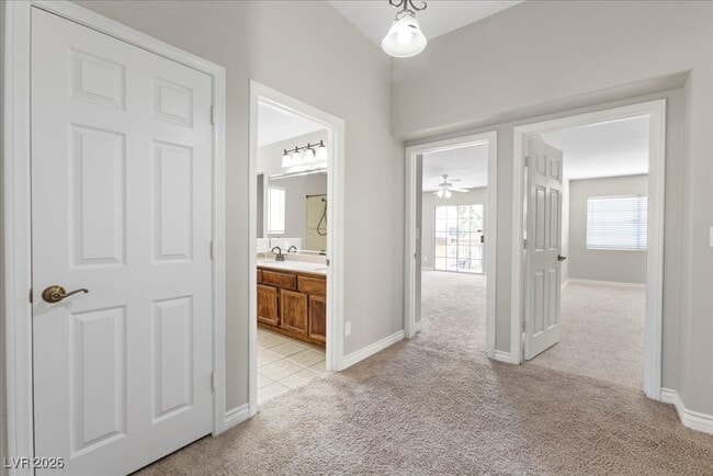 2842 Via Florentine St