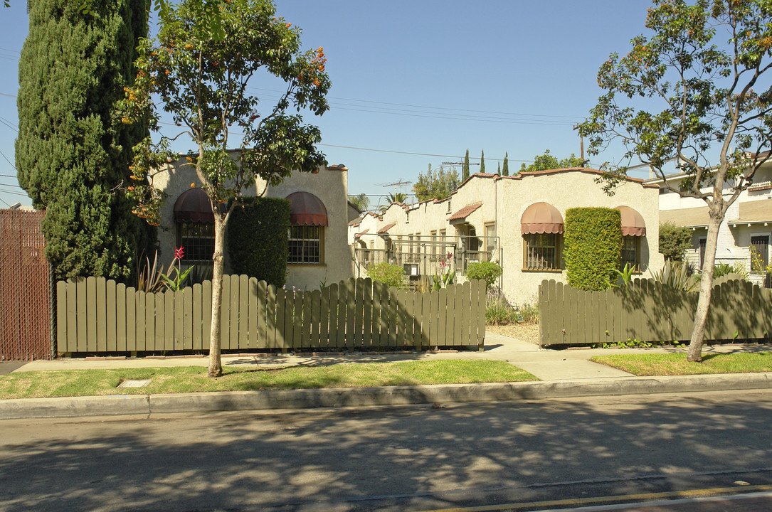 1123-1125 N Detroit St in Los Angeles, CA - Building Photo