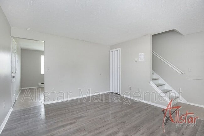 1297 Fillmore Cir in Lorain, OH - Building Photo - Building Photo